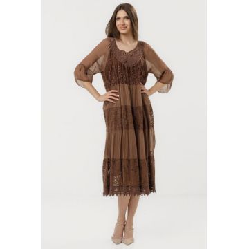 Rochie lunga din matase si vascoza cu detalii din dantela, maro