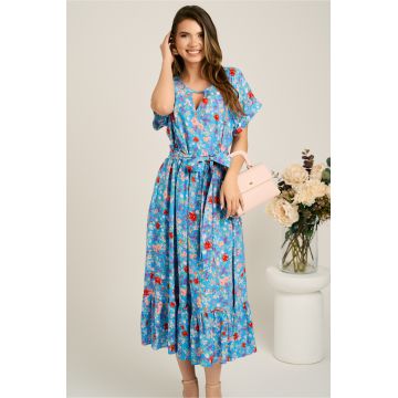 Rochie midi albastra din viscoza in clos cu flori roz si cordon in talie