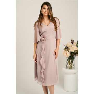 Rochie midi bej din voal in clos cu insertii din fir lurex si floare in talie-Viada