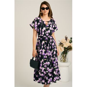 Rochie midi neagra din viscoza in clos cu imprimeu mov si cordon in talie