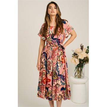 Rochie midi roz din viscoza in clos cu imprimeu colorat si cordon in talie