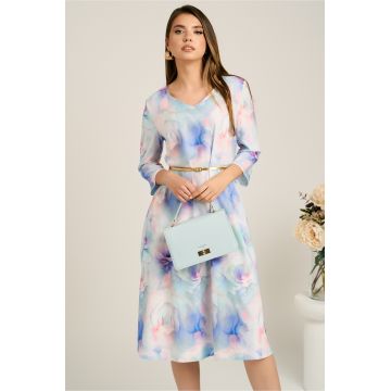 Rochie midi turcoaz in clos din stofa cu flori bleu si curea in talie