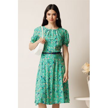 Rochie midi verde din viscoza in clos cu flori roz si curea in talie