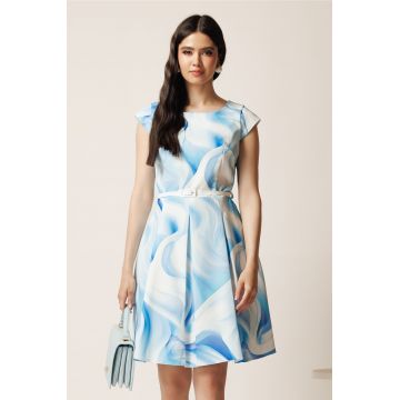 Rochie scurta bleu cu imprimeuri albastre in clos cu buzunare si curea in talie