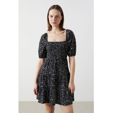 Rochie scurta cu decolteu patrat