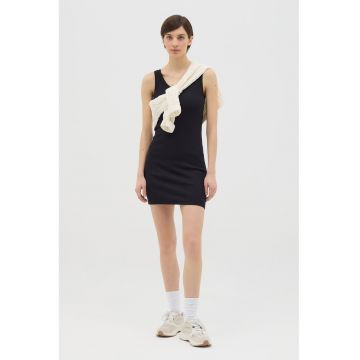 Rochie cambrata cu decolteu rotund