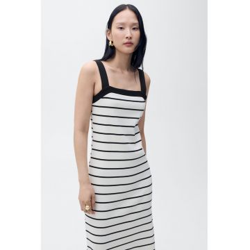 Rochie cu slit lateral si model in dungi