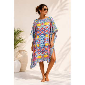 Rochie de plaja tip poncho din matase cu imprimeu mediteranean cu lamai pe alb si fucsia