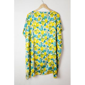 Rochie de plaja tip poncho din matase cu imprimeu mediteranean cu lamai si fluturi