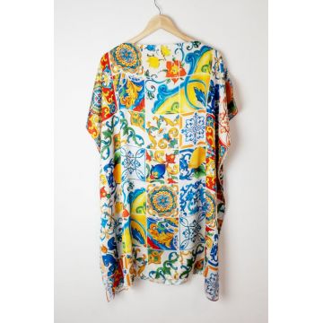 Rochie de plaja tip poncho din matase cu imprimeu model marocan cu lamai in culori vibrante