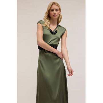 Rochie din satin cu decolteu in V