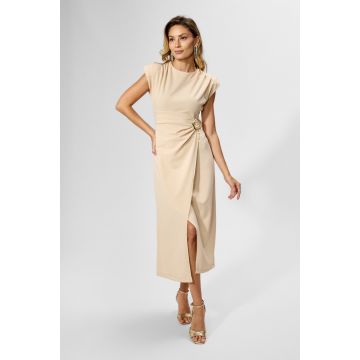Rochie eleganta din licra cu cu umeri buretati si catarama aurie in talie Anda Nude