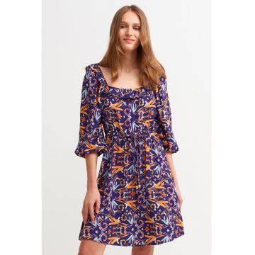 Rochie evazata cu model