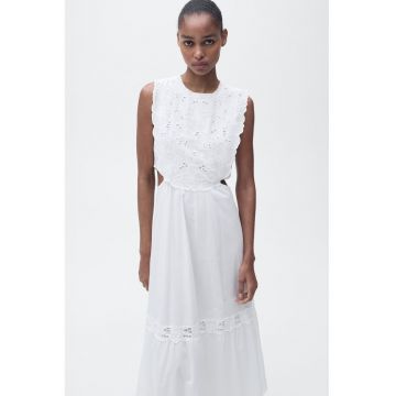 Rochie evazata din dantela Sangallo