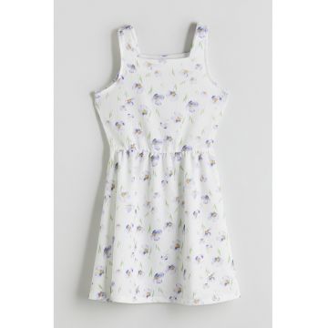 Rochie fara maneci cu model floral si decolteu patrat