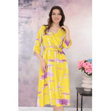 Rochie galbena cu print abstract roz si decolteu parte peste parte