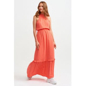 Rochie lunga cu decolteu halter