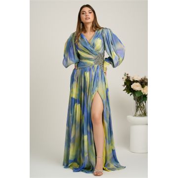 Rochie lunga de ocazie din voal albastra cu imprimeuri verde neon si strasuri in talie