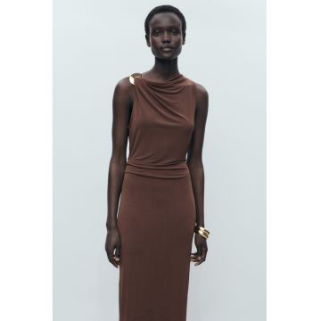 Rochie maxi cu drapaje la decolteu