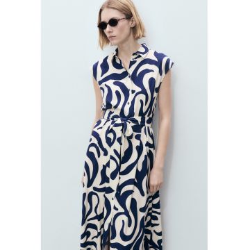 Rochie midi cu croiala evazata si model