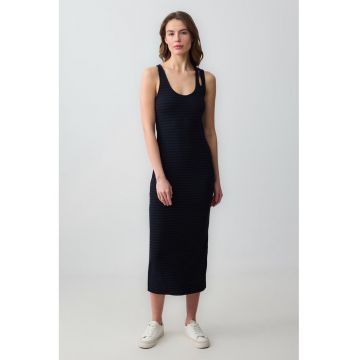 Rochie midi cu decupaj