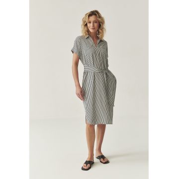 Rochie midi cu model in dungi