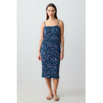 Rochie midi cu model