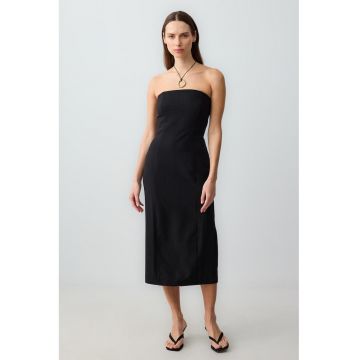 Rochie midi cu slit pe partea din spate