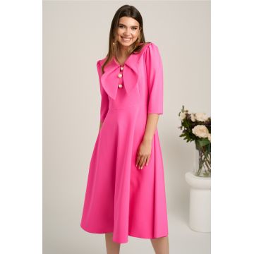Rochie midi roz aprins clos de ocazie cu guler maxi si nasturi perluta- LaDonna