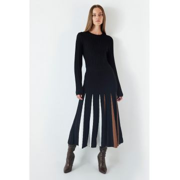 Rochie striata cu maneci lungi