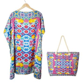 Set rochie tip poncho din matase si geanta mare de vara cu model mediteranean cu lamai pe alb si fucsia