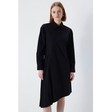 Rochie-camasa asimetrica