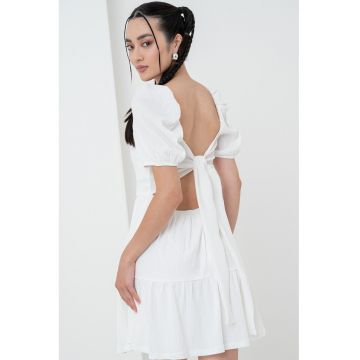 Rochie cu croiala in A si decolteu patrat