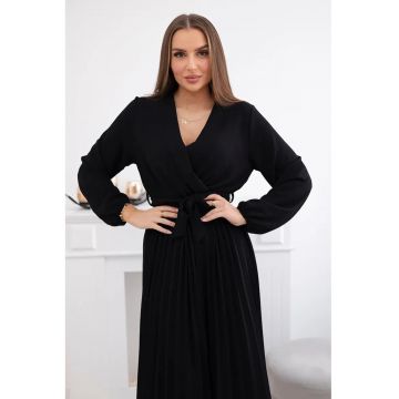 Rochie cu model petrecut si pliuri in partea inferioara -