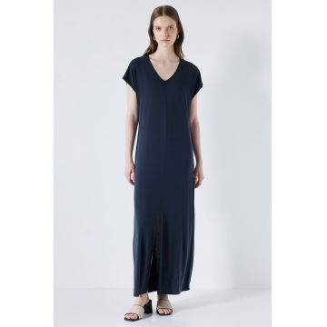 Rochie din amestec de modal cu croiala dreapta si slit frontal