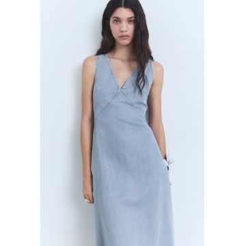 Rochie din denim cu decolteu in V - Albastru pastel -