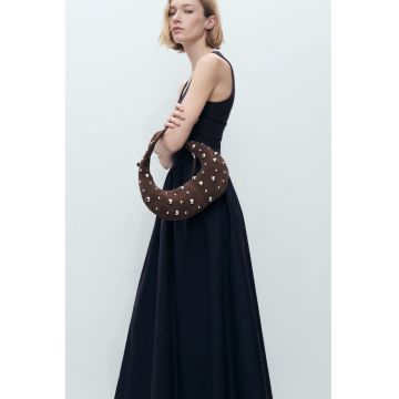 Rochie evazata cu decolteu rotund