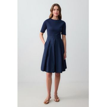 Rochie midi evazata