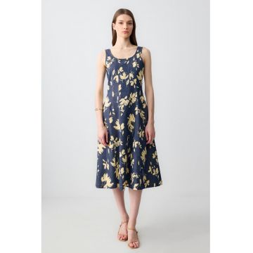 Rochie midi evazata fara maneci cu model floral