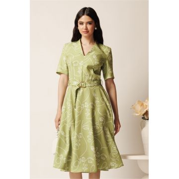 Rochie midi verde in clos cu imprimeu alb si cordon in talie