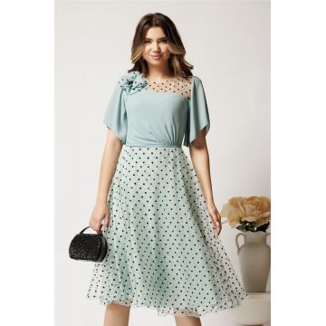 Rochie midi verde mint din voal in clos cu buline catifelate si floare pe bust- Viada