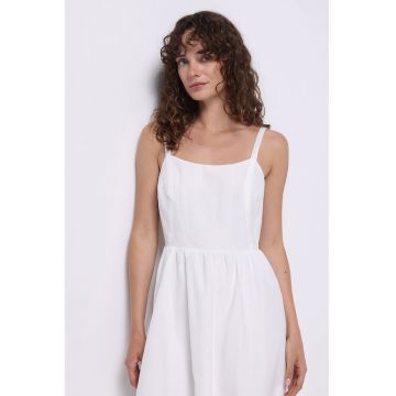 Rochie cu croiala in A si decolteu rotund