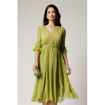 Rochie DY Fashion midi verde lime din voal in clos cu pene la maneci si accesoriu in talie