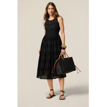 Rochie evazata din dantela sangallo