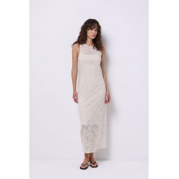 Rochie maxi evazata cu design cu perforatii