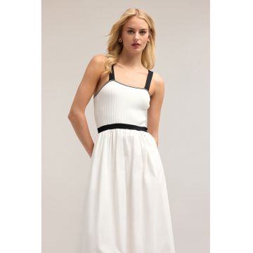 Rochie midi cu croiala A