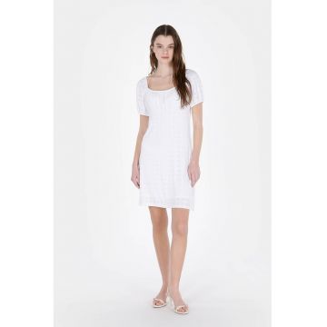 Rochie scurta cu croiala evazata