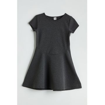 Rochie cu croiala in A si maneci scurte