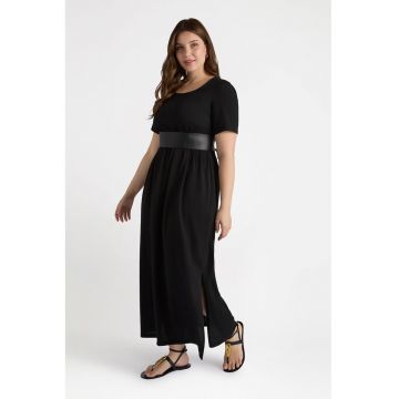 Rochie lunga cu decolteu rotund