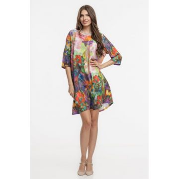 Rochie midi, dreapta, din vascoza fina, cu imprimeu pictural predominant mov Rochie midi, dreapta, din vascoza fina, cu imprimeu pictural predominant mov